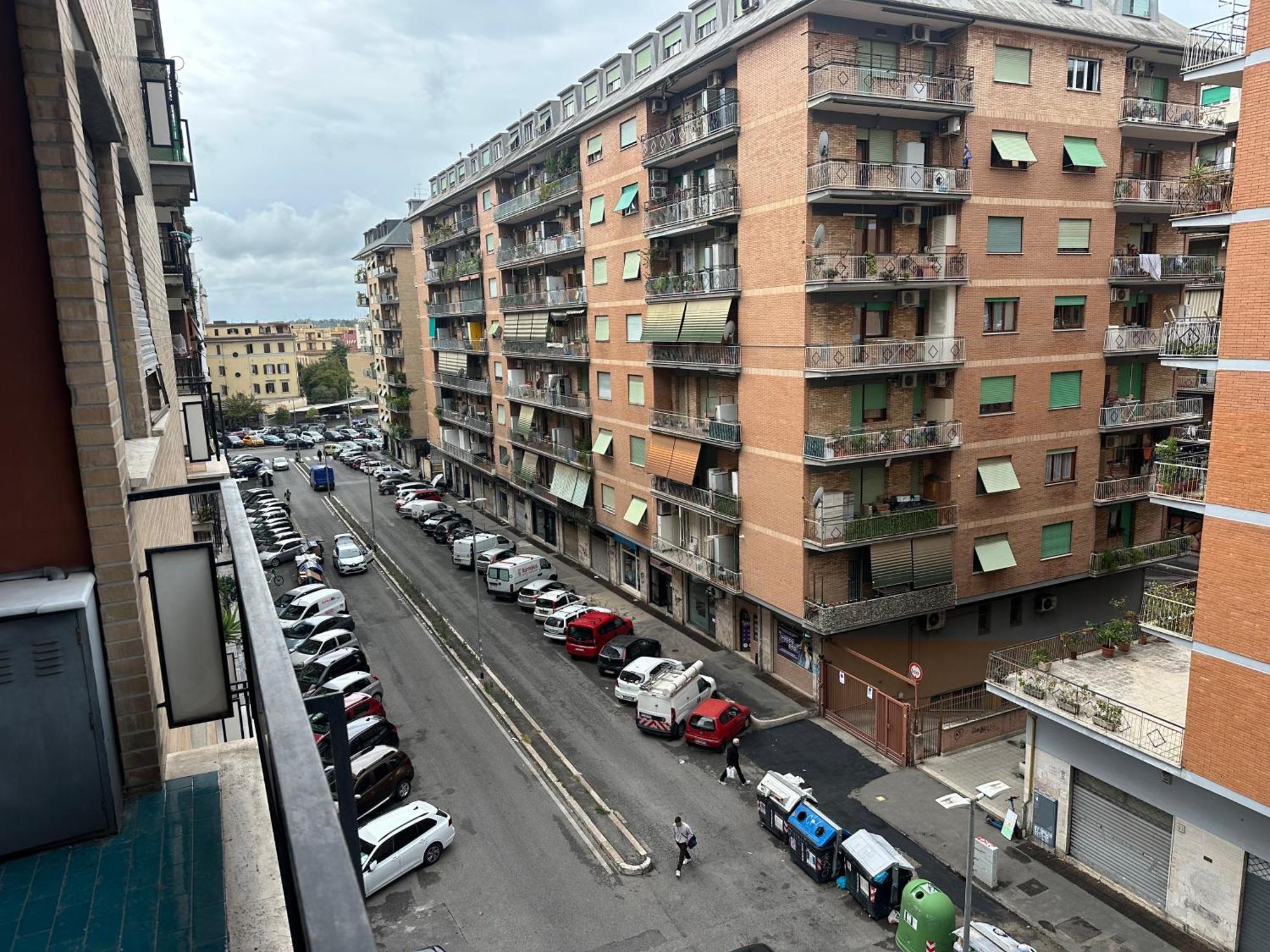 Metro A Apartment Rom